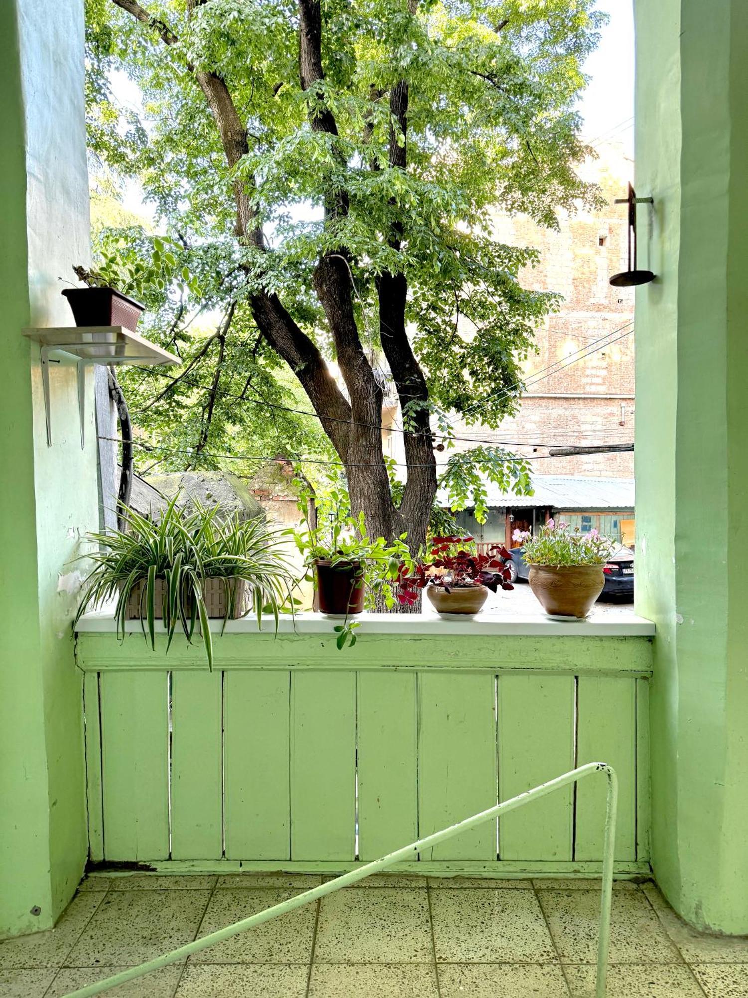 Authentic Old Tbilisi Apartment Экстерьер фото